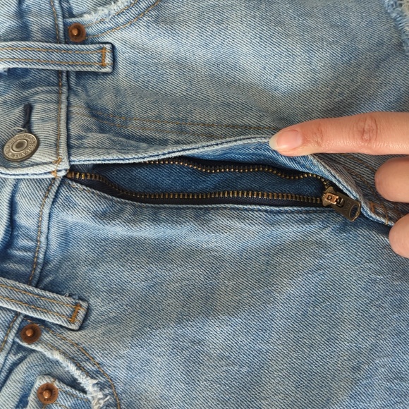 A&F High Rise 4" Shorts - Picture 2 of 7